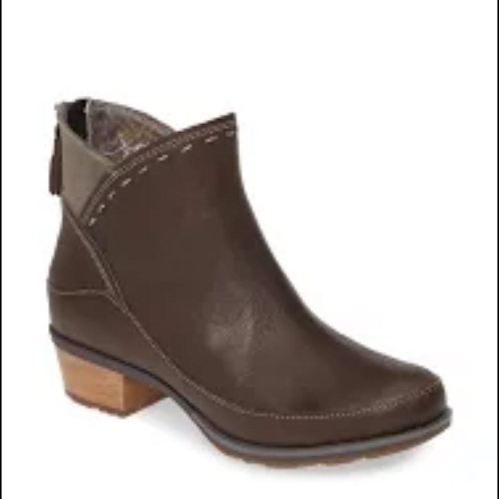 Chaco Cataluna Boot
